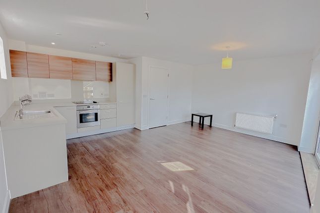 8, Baywillow Avenue, Carshalton photo 5