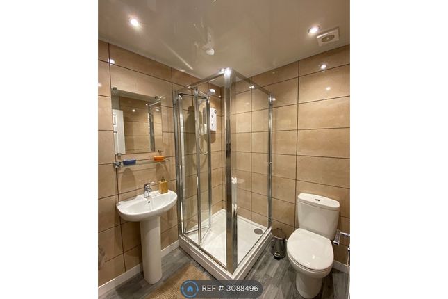 5-bed terraced on Smithdown Area, Liverpool, £3,228/mo