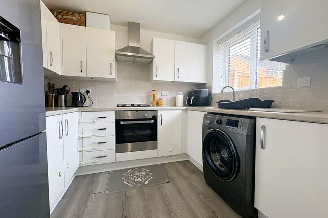 28 Prestall Court, Bolton photo 2