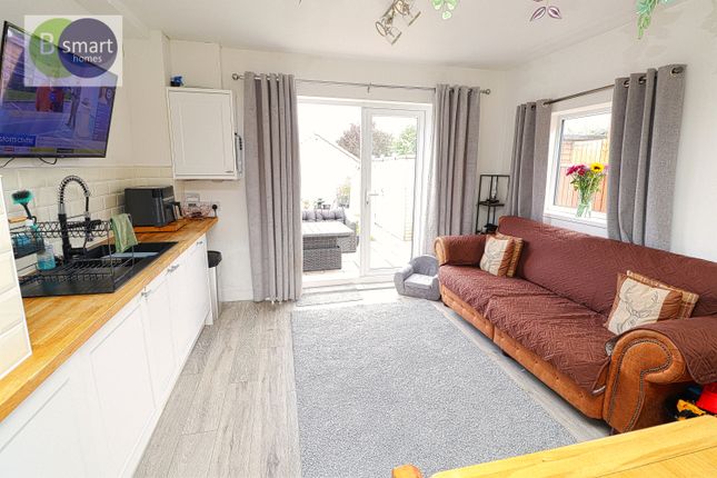 17, Highmill Avenue, Mexborough photo 4