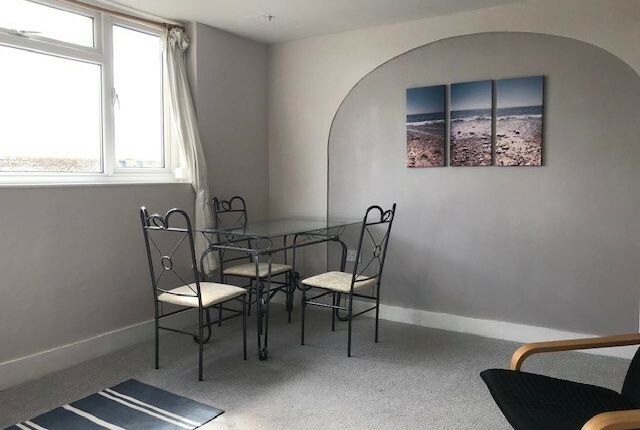 4 Northwood Place, Terminus Road, Cowes photo 5