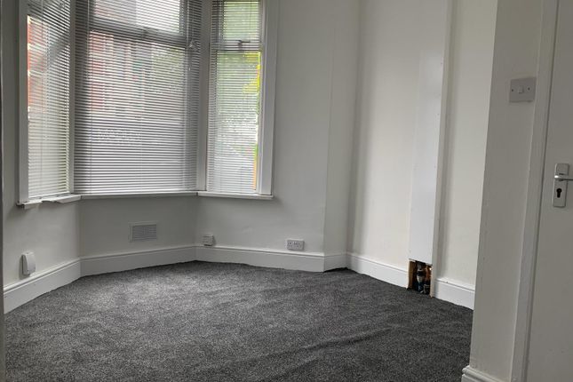 165, CARDIFF photo 4