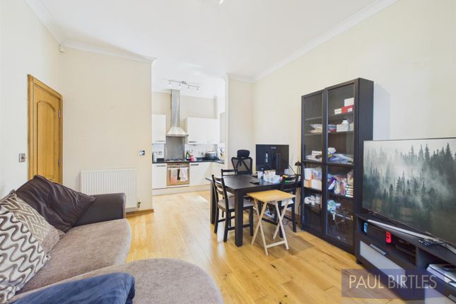 Apartment 5 Village Court, 1 Carrington Road, Manchester photo 2
