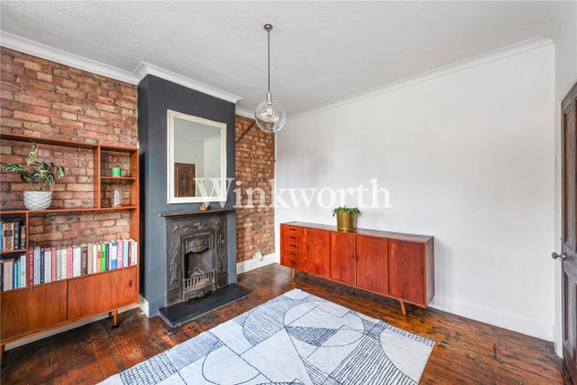 19, Awlfield Avenue, London photo 3