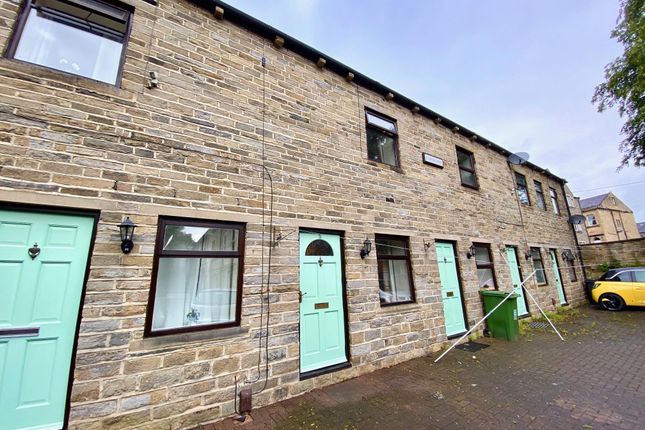 Property to rent in Elmwood Close, Huddersfield