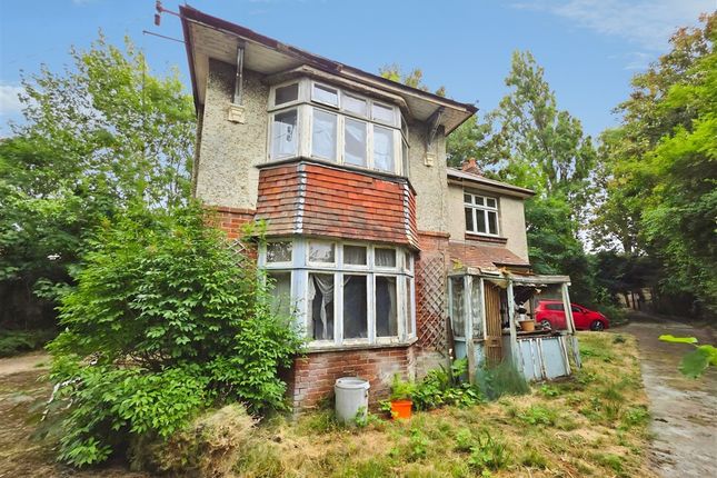 2-bed detached on 1, Cross Road, SOUTHAMPTON, £230,000