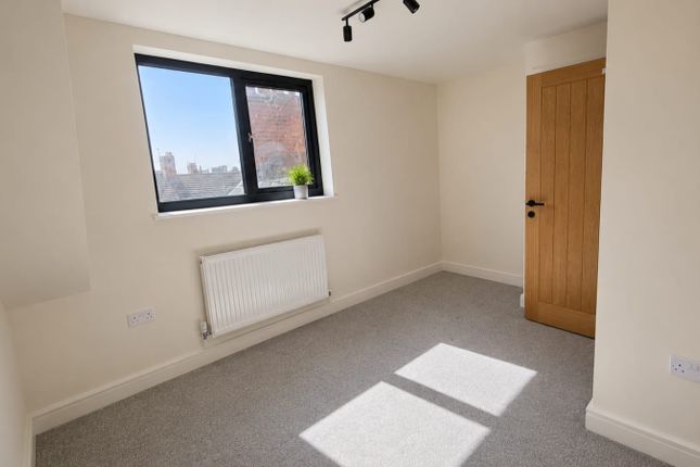 28 Dogfield Street, Cathays, Cardiff photo 3