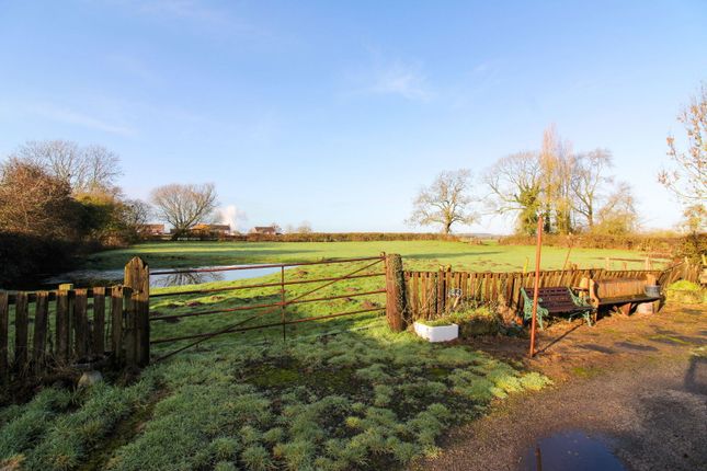 1, Cade Lane, Gainsborough photo 3