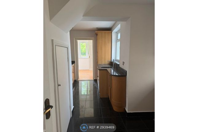 Costons Avenue, Greenford photo 2