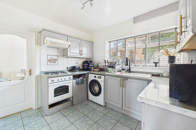 31 Southfield Road, Nottingham photo 4