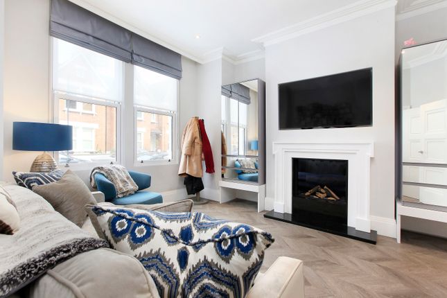 Terraced house for sale in Stirling Road, Clapham, London