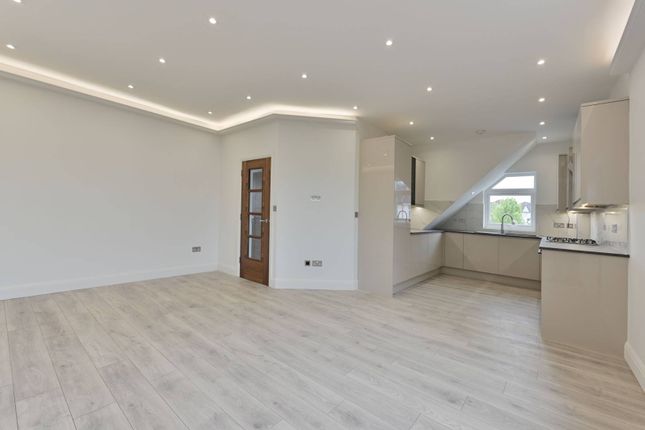 Thumbnail Flat for sale in Pinner View, Harrow