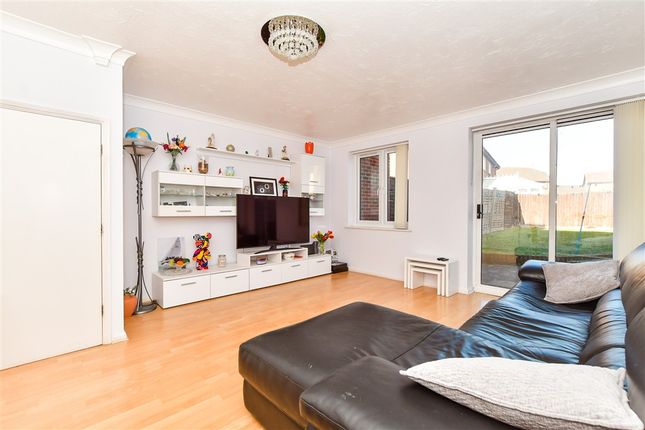 Puffin Close, Wickford photo 3