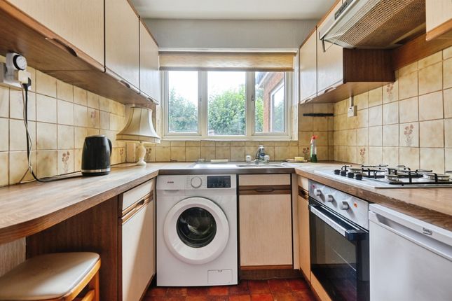 27, Birch Croft, Birmingham photo 3