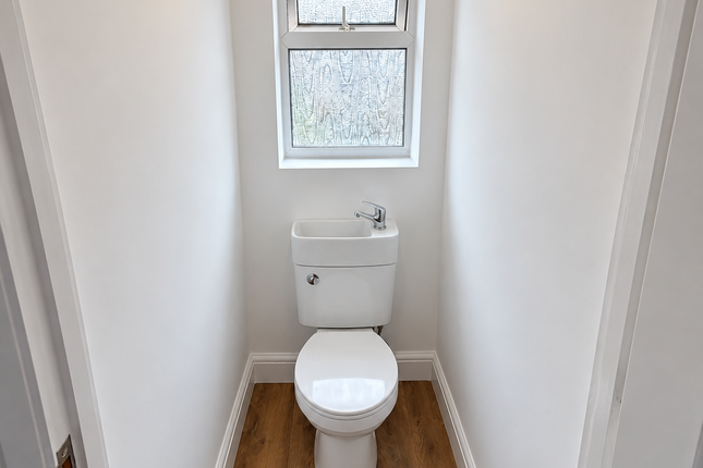 Chaucer Avenue, HOUNSLOW photo 5