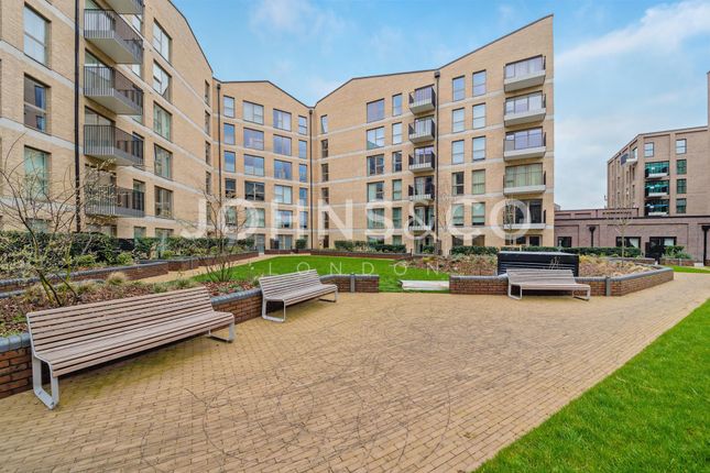 Flat to rent in Huntley Wharf, Kenavon Drive, Reading