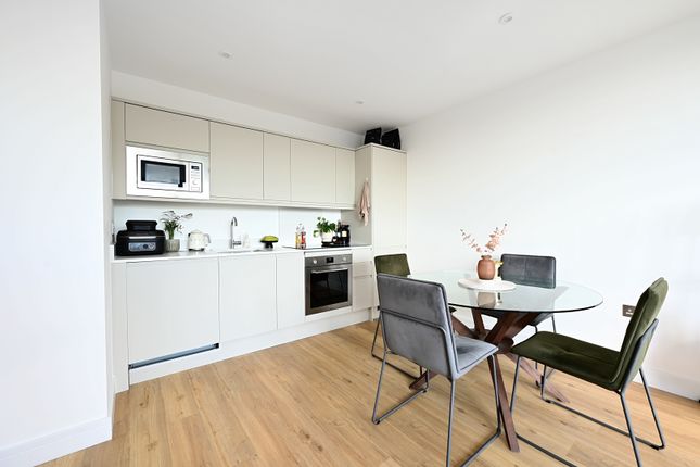 48 Hillside Place 115-117, Farnborough Road, Farnborough photo 4