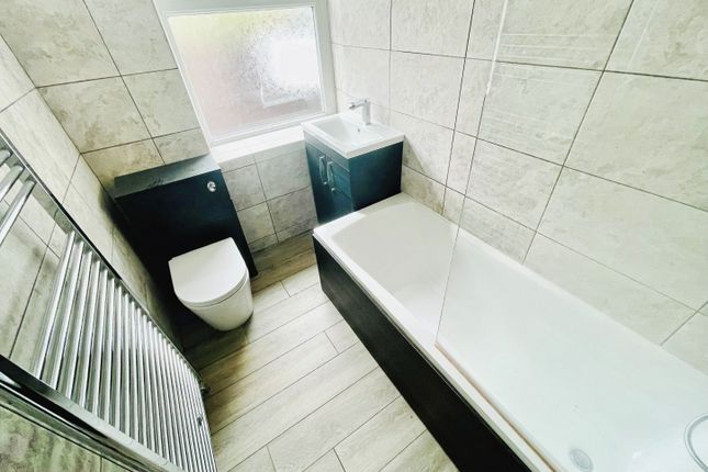 37, Abertillery photo 4