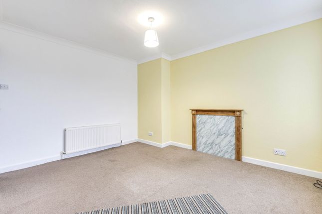 116, Valley Road, West Yorkshire photo 3