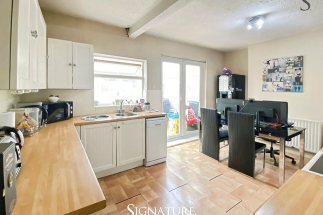 15 Leyland Road, Leicester photo 2