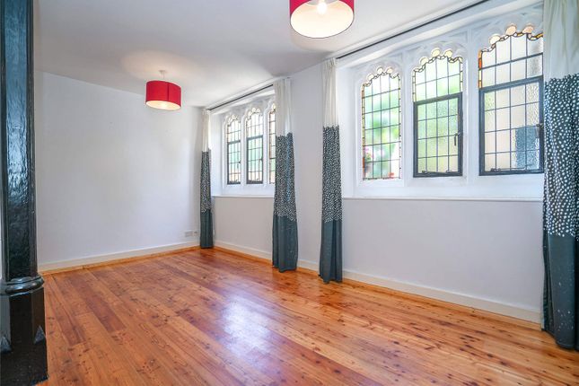 Flat 3, Ashlar Court, 270, Creighton Avenue, London photo 4