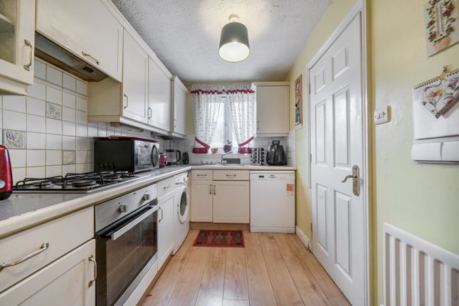 3 Pebble Cottages, Mill Park Road, Bognor Regis photo 4