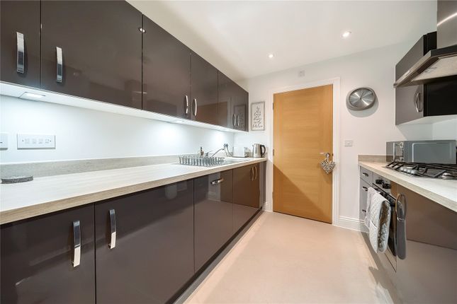 Flat for sale in Carter Court, Hook, Hampshire