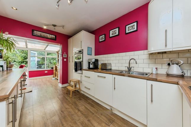 1, Alexandra Crescent, Uttoxeter photo 4