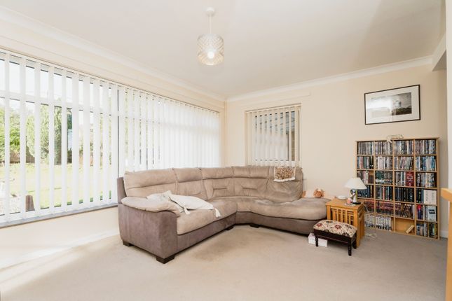 Lausanne, 215, Holt Road, Norfolk photo 2