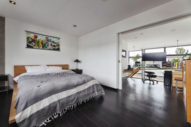 Unit 50, Benyon Wharf, Kingsland Road, London photo 3