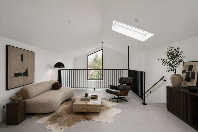 2A Frithville Gardens, London photo 4