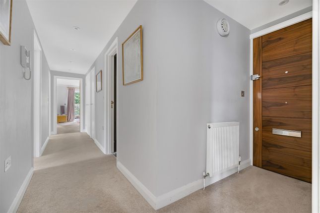 10 High Firs, Gills Hill, Radlett photo 4