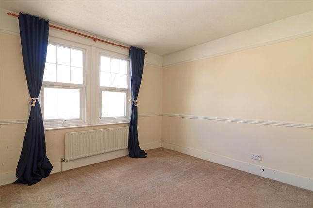 43, Osborne Road, Redhill photo 4