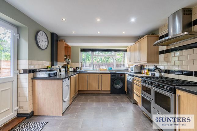 59, Swincar Avenue, Leeds photo 4