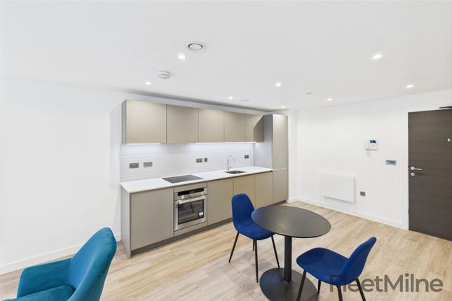 416, Landrow Place, 86 Lionel Street photo 3