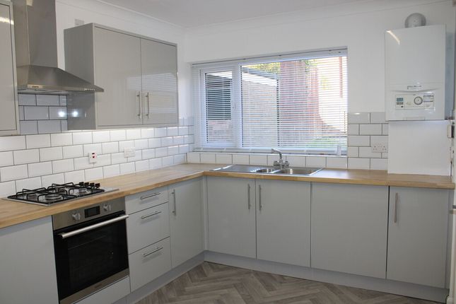 13, Woburn Road, Yeovil photo 3