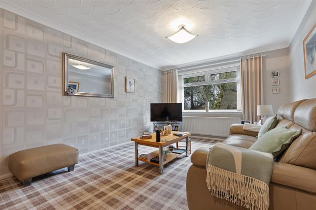 17, Glen Kinglas Avenue, Greenock photo 2