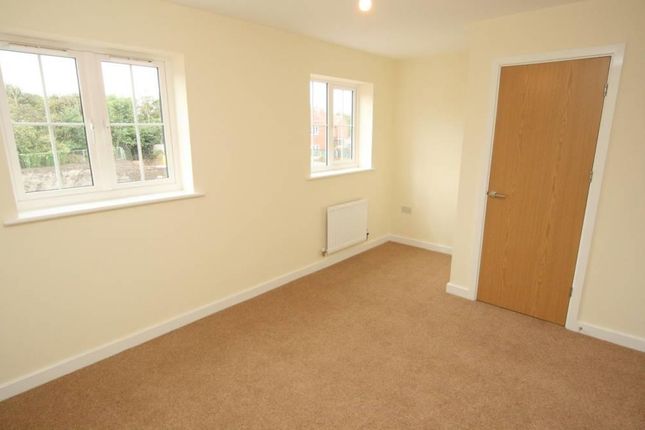 90, Greyhound Croft, Hinckley photo 5