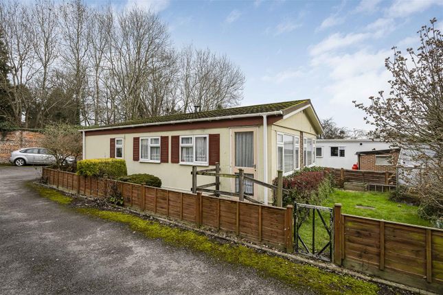 2-bed caravan on 10 Harveys nurseries, Peppard Road, Reading, £125,000