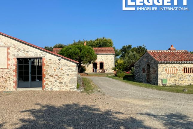 Thumbnail Villa for sale in Nieul-Le-Dolent, Vendée, Pays De La Loire