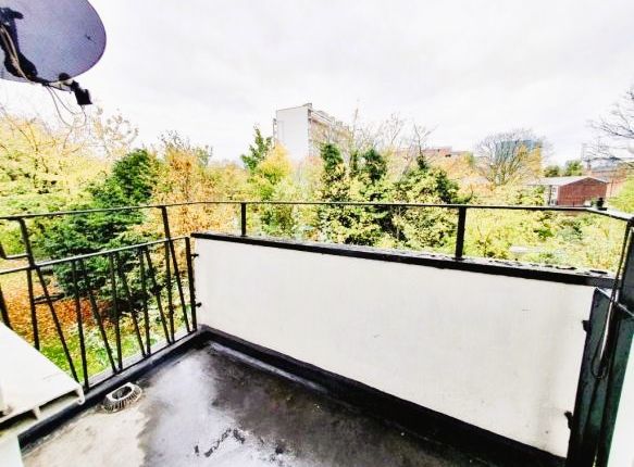 5 Aldrick House, London photo 3