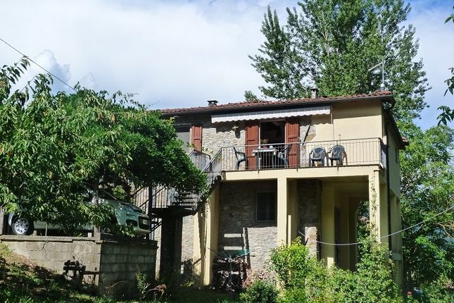 Thumbnail Apartment for sale in Camporgiano, Castelnuovo di Garfagnana, Lucca, Tuscany, Italy