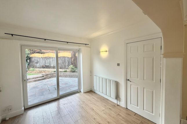 26, Harcourt Crescent, NOTTINGHAM photo 3