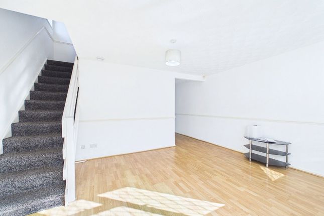 2, Sandhurst Close, Leicester photo 2