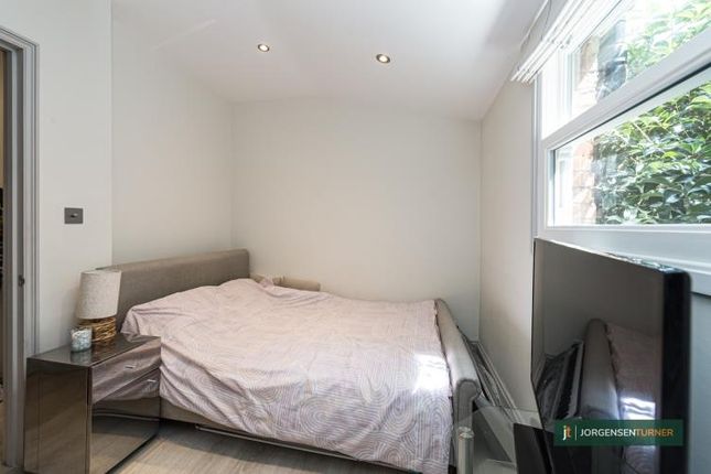 Flat to rent in Willow Vale, Shepherds Bush, London