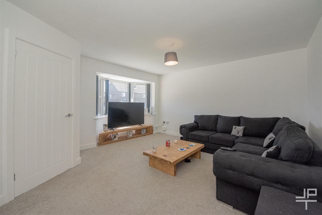 8A, Maple Avenue, Warrington photo 2