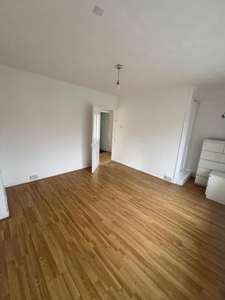 902, Green Lane, Dagenham photo 5