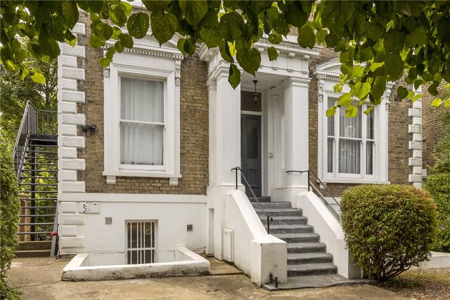 Flat to rent in Mount Ephraim Road, London