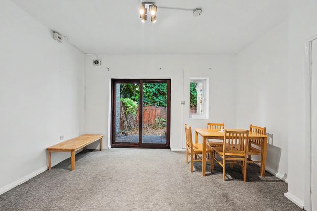 2, Cedar Place, Charlton photo 2