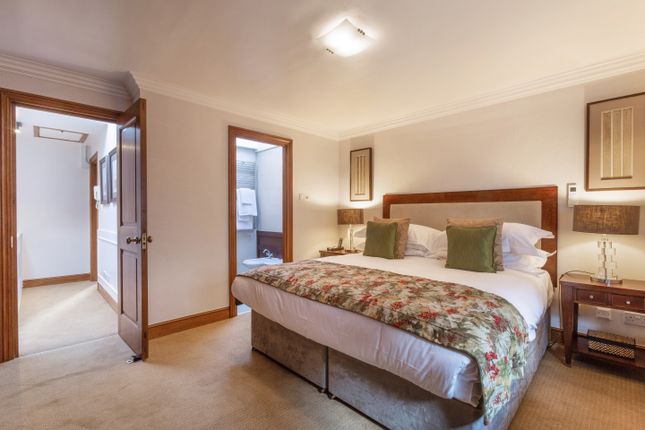 Thumbnail Town House To Rent In Cheval Place Knightsbridge London Thumbnail Town House To Rent In Cheval Place Knightsbridge London